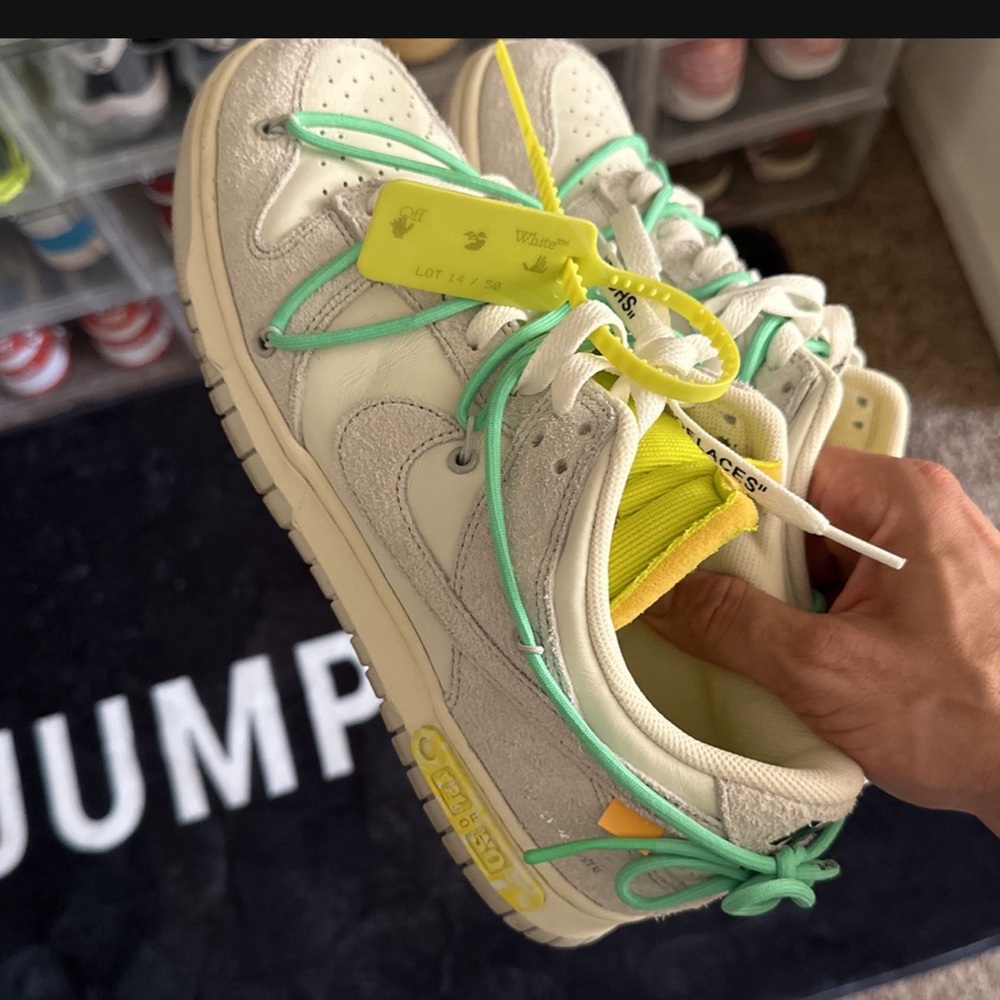 Lot 14 dunks